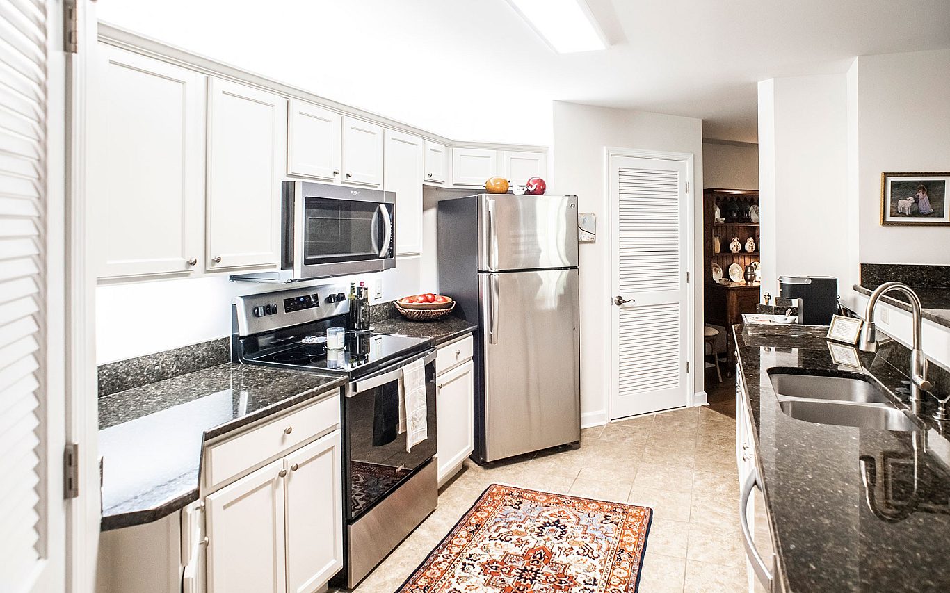 Village Germantown Apartment Kitchen 5