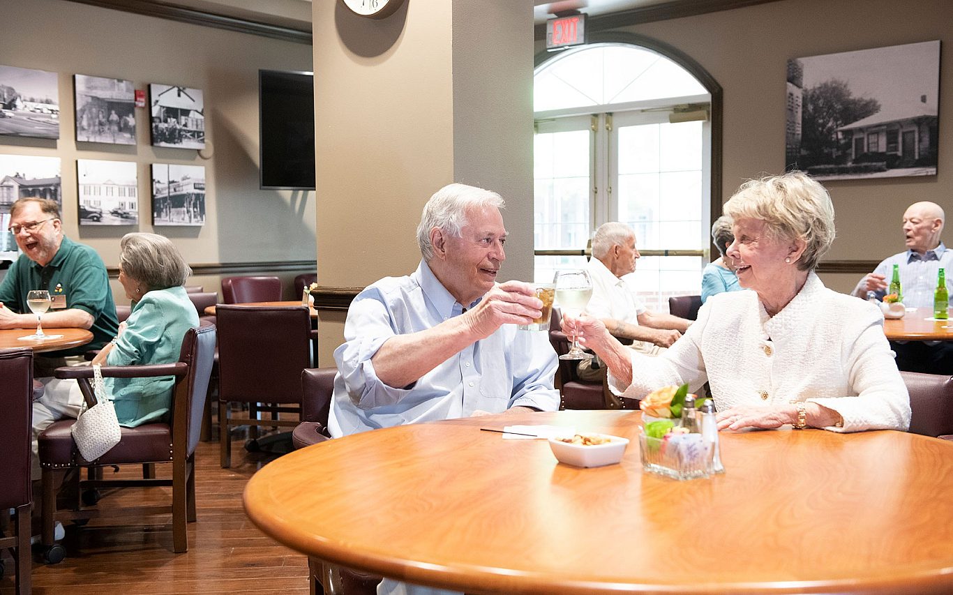 Village Germantown Dining Polo Lounge Grille 2