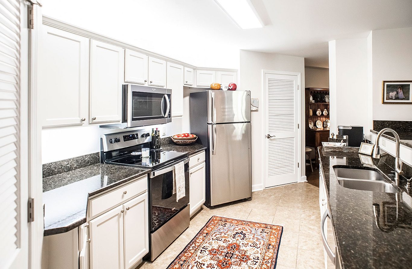 Village Germantown Apartment Kitchen 5