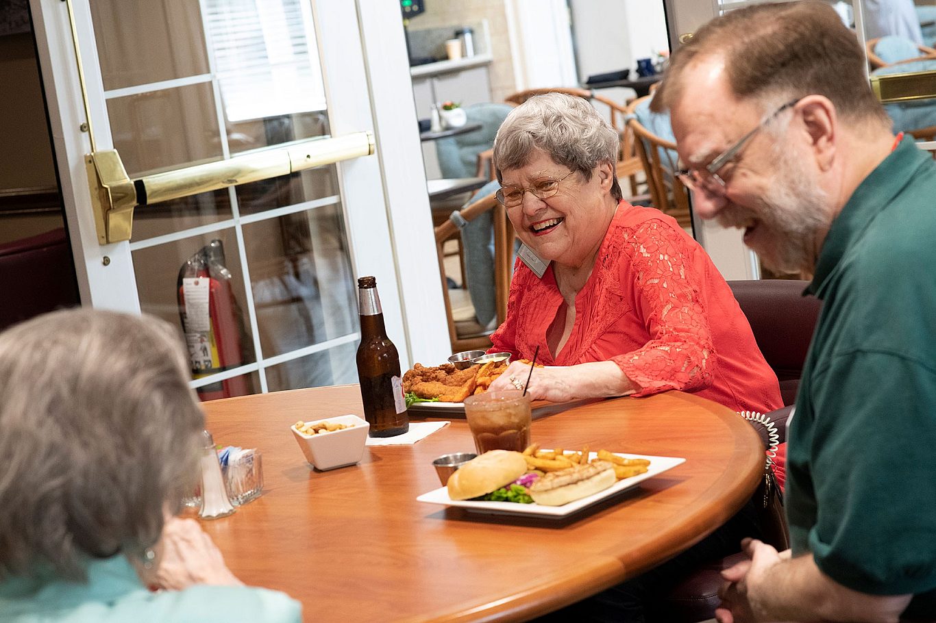 Village Germantown Dining Polo Lounge Grille 7